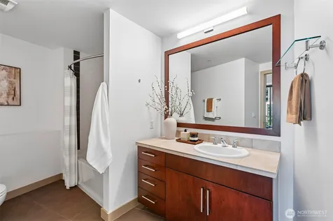 910 Lenora Street Seattle WA 98121
