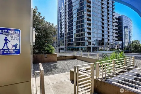 910 Lenora Street Seattle WA 98121