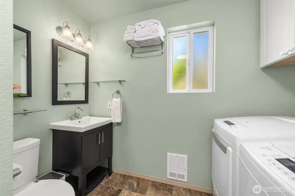 19131 Harris Avenue NE Suquamish WA 98392