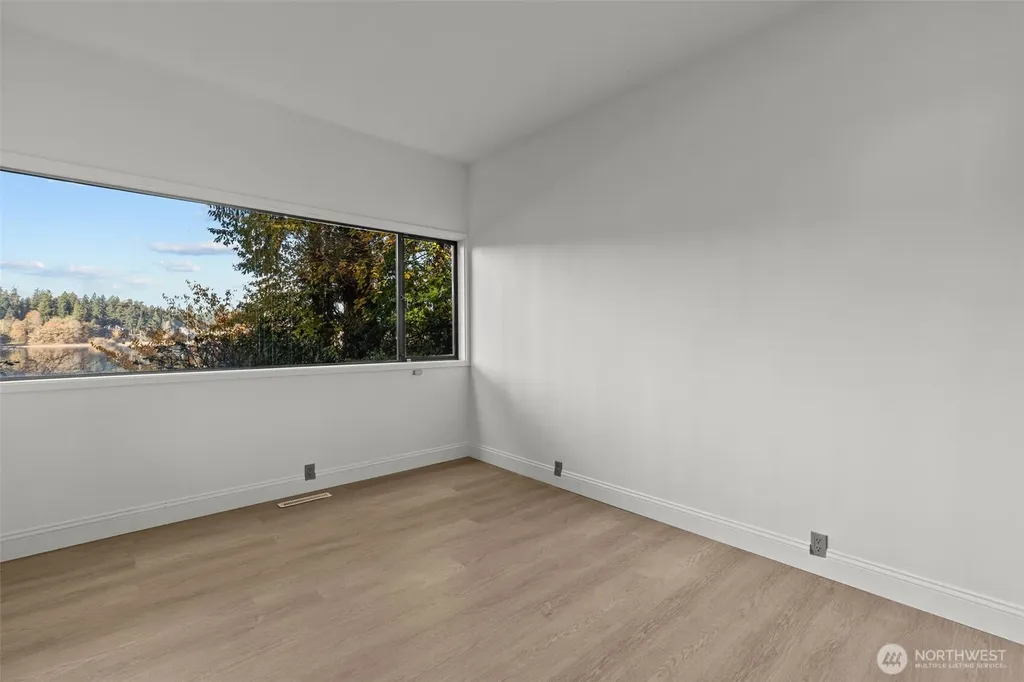 22 Loch Lane SW Lakewood WA 98499