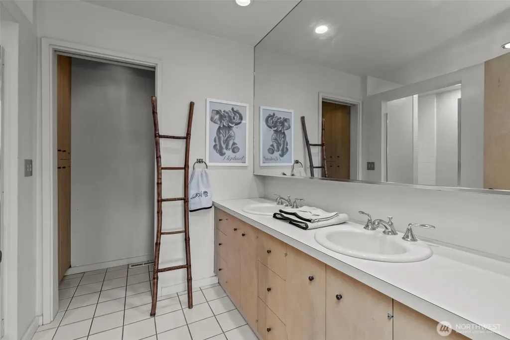 22 Loch Lane SW Lakewood WA 98499