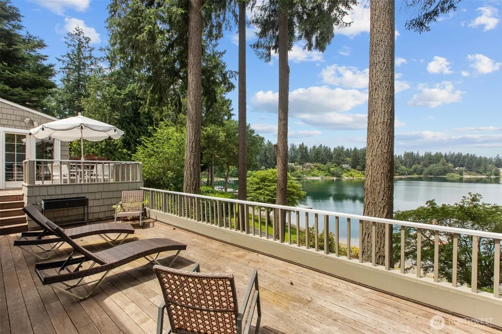 22 Loch Lane SW Lakewood WA 98499