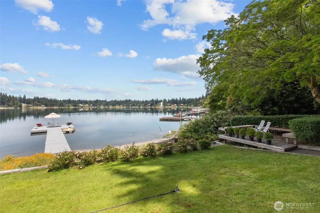 22 Loch Lane SW Lakewood WA 98499