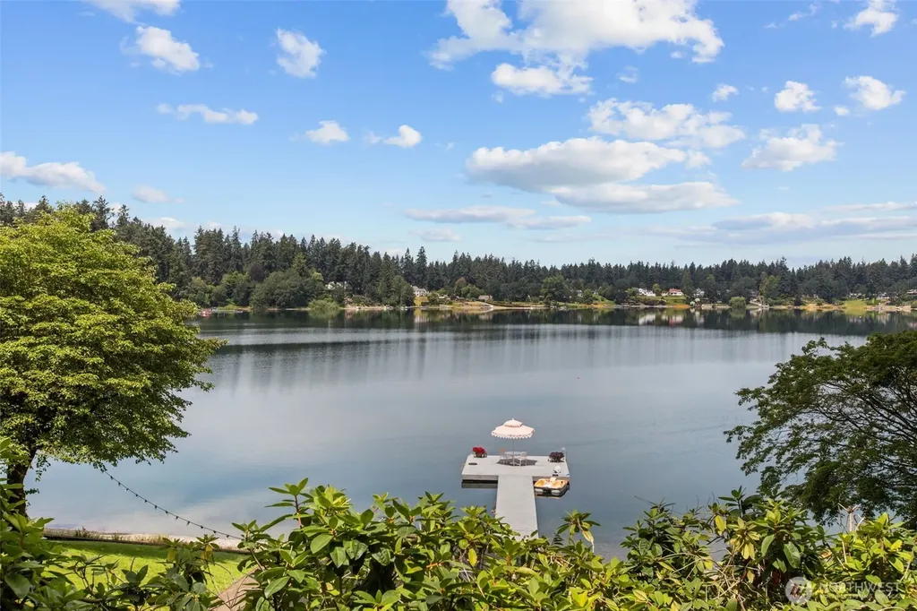 22 Loch Lane SW Lakewood WA 98499
