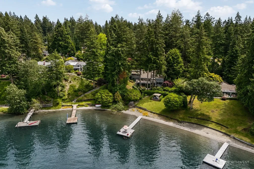 22 Loch Lane SW Lakewood WA 98499