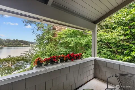 22 Loch Lane SW Lakewood WA 98499