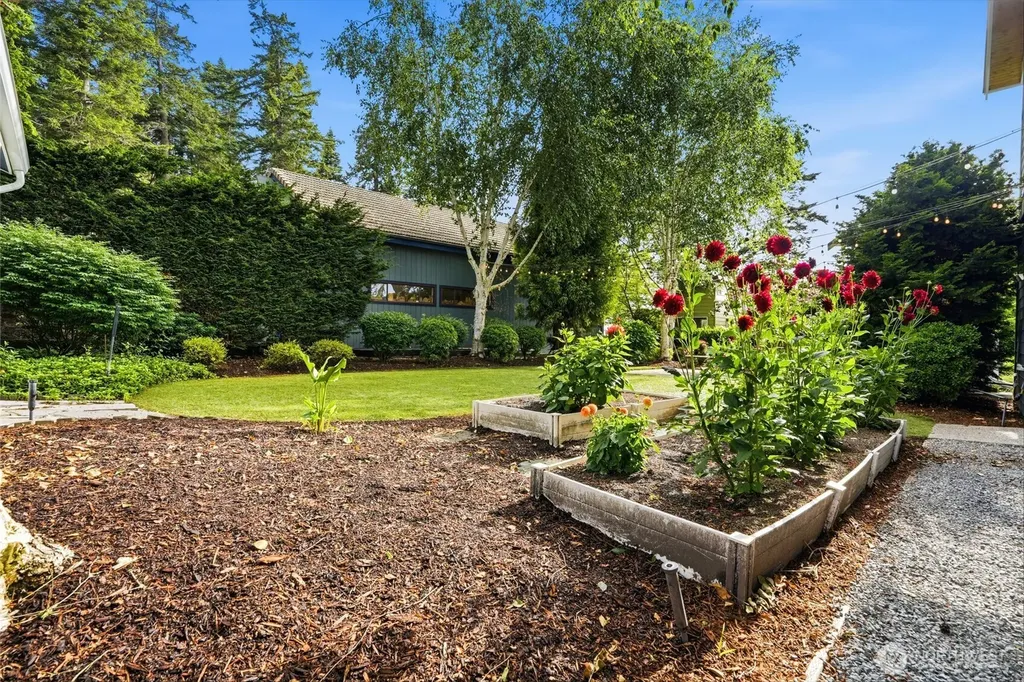 895 Rocky Point Drive Camano Island WA 98282