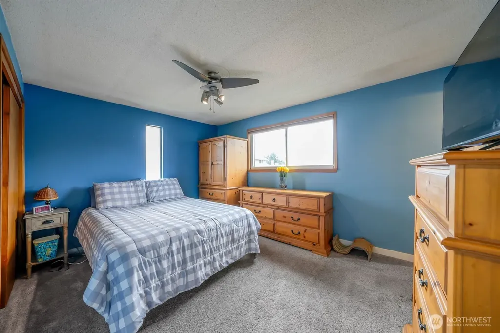 4225 S 250th Street Kent WA 98032