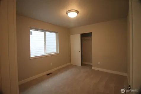 8232 37th Place NE Marysville WA 98270