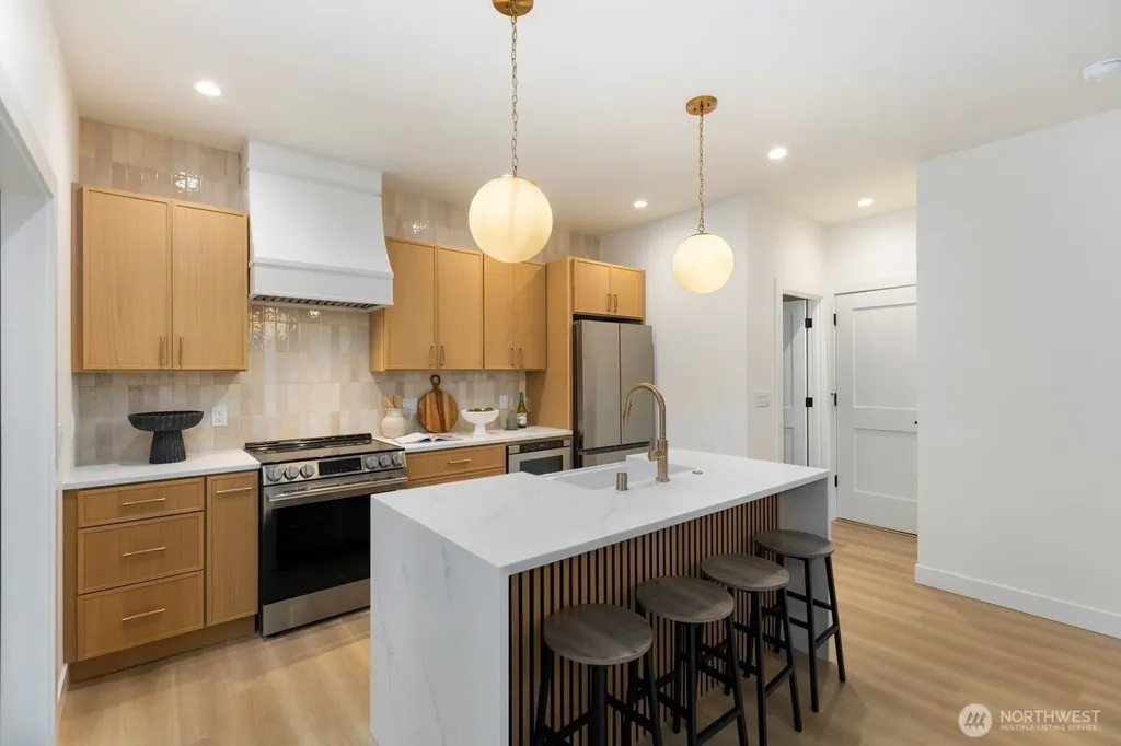 9549 Evanston Avenue N Seattle WA 98103