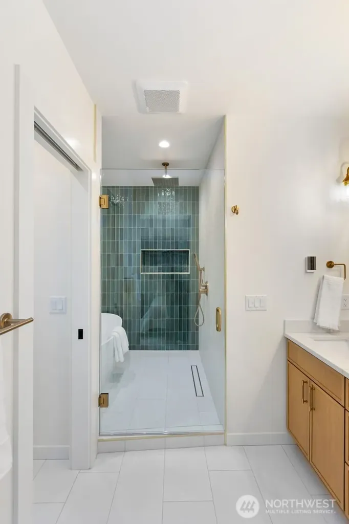 9549 Evanston Avenue N Seattle WA 98103