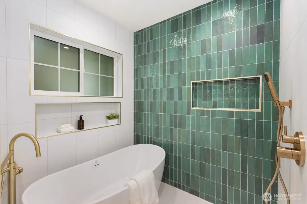 9549 Evanston Avenue N Seattle WA 98103