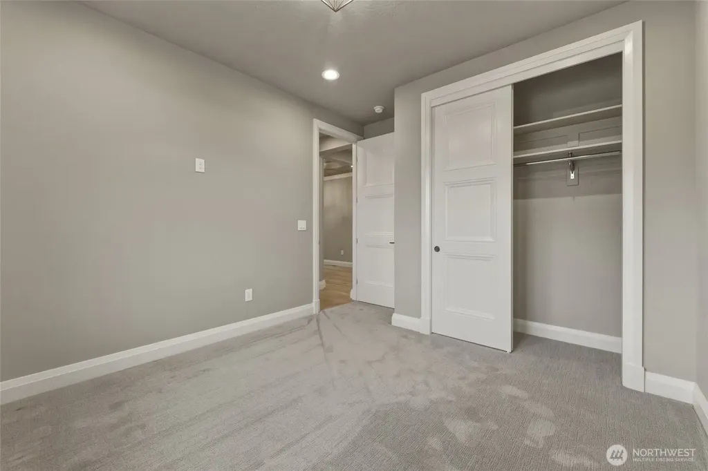10 NE Alpine Drive College Place WA 99324