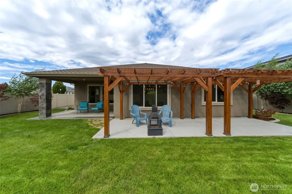 10 NE Alpine Drive College Place WA 99324