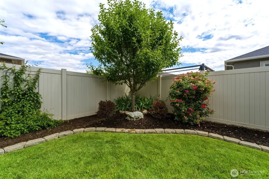 10 NE Alpine Drive College Place WA 99324