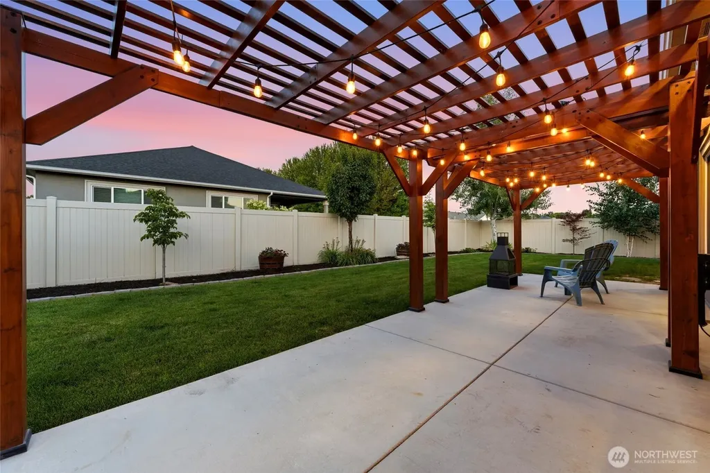 10 NE Alpine Drive College Place WA 99324