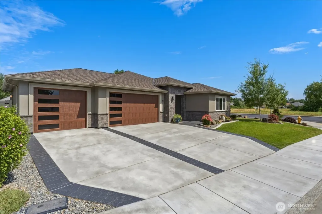 10 NE Alpine Drive College Place WA 99324
