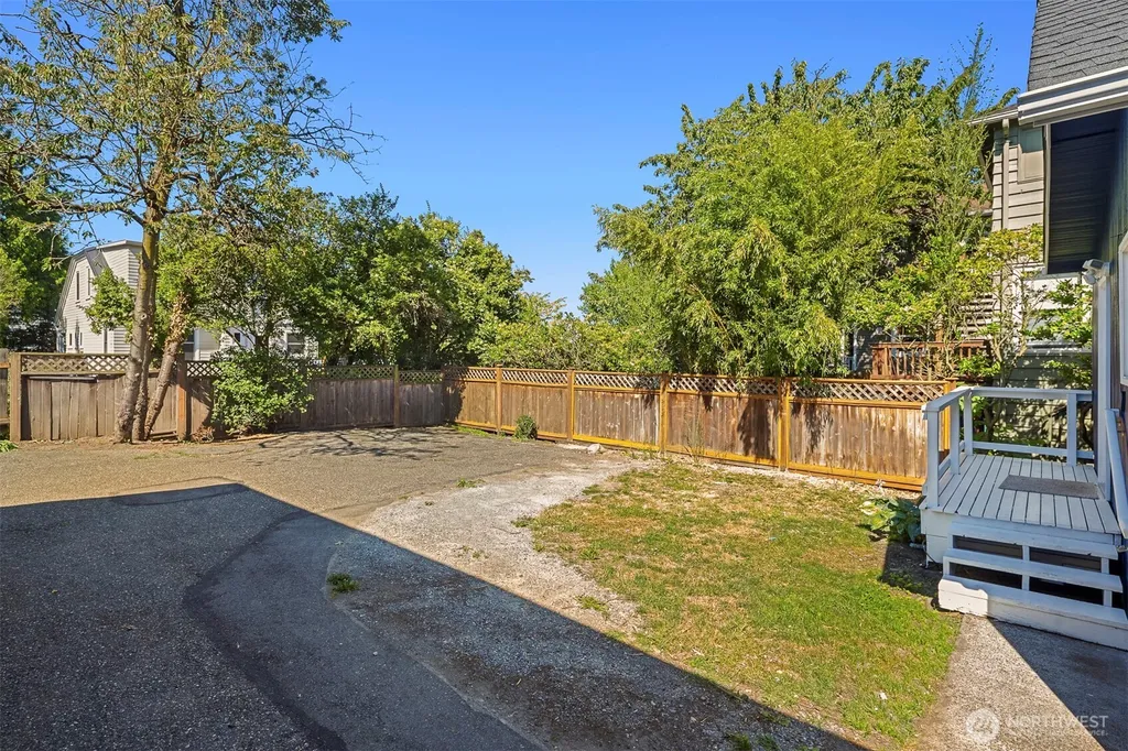 332 NE 50th Street Seattle WA 98105