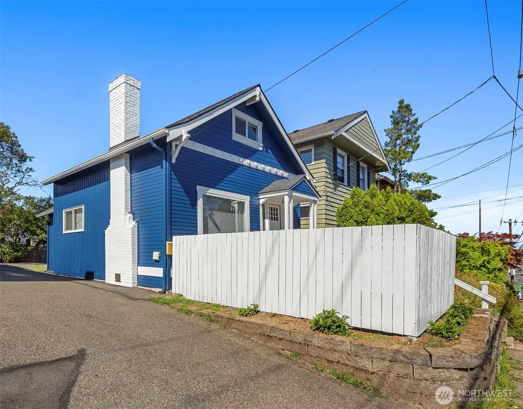 332 NE 50th Street Seattle WA 98105