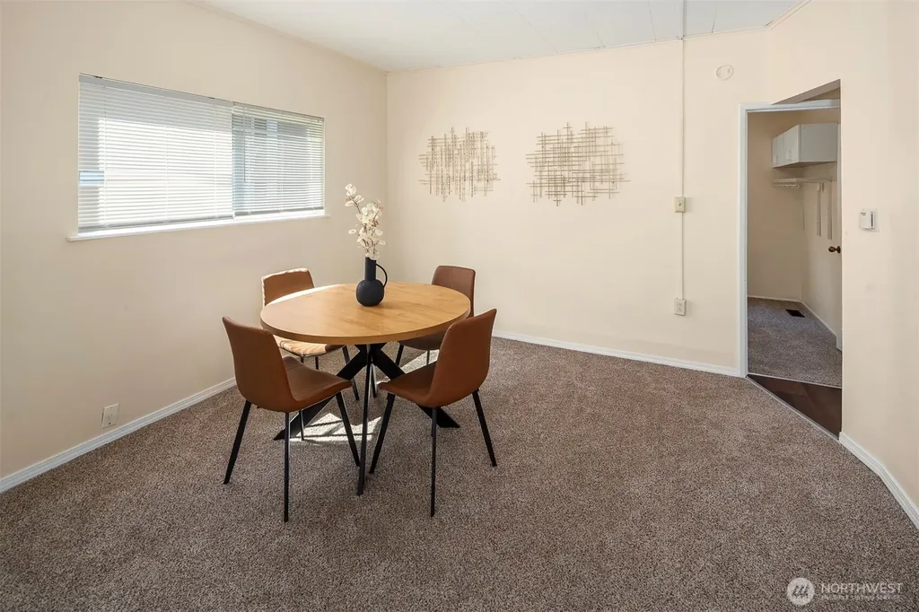 332 NE 50th Street Seattle WA 98105