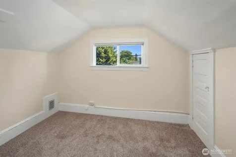 332 NE 50th Street Seattle WA 98105