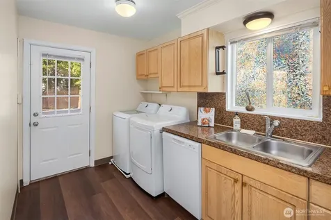 332 NE 50th Street Seattle WA 98105
