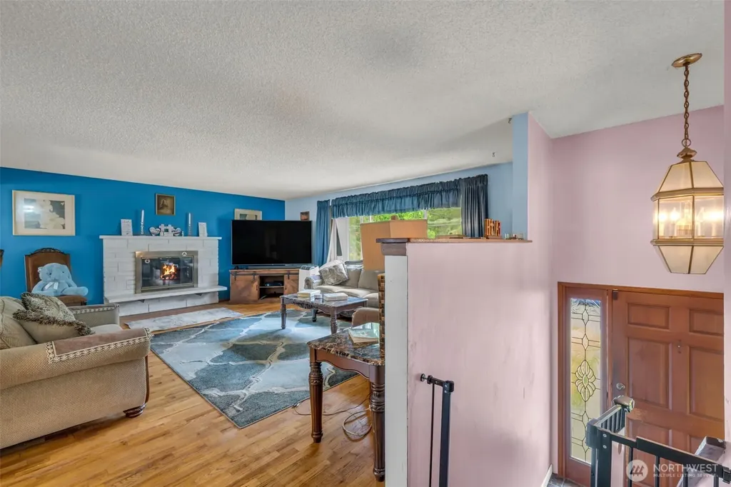 302 N 188th Street Shoreline WA 98133