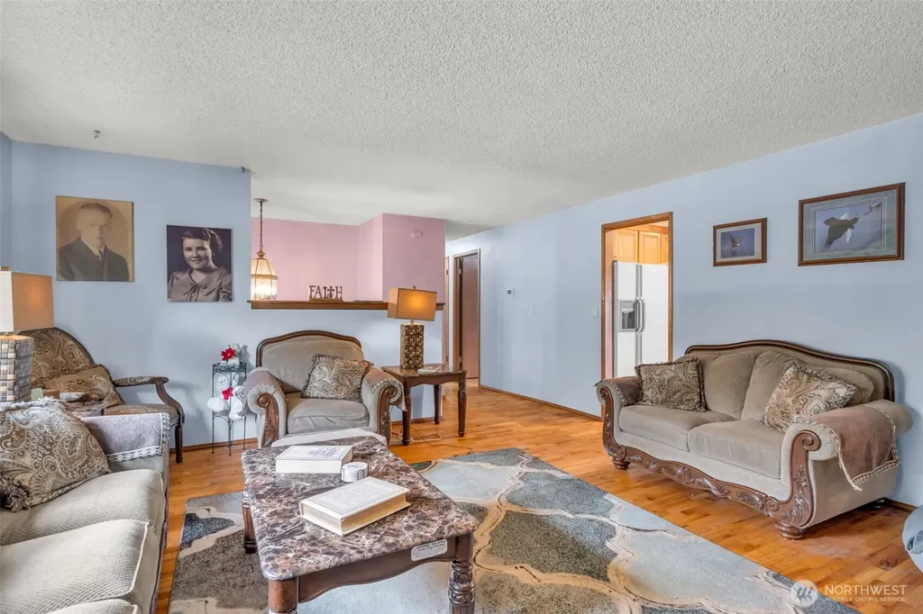 302 N 188th Street Shoreline WA 98133