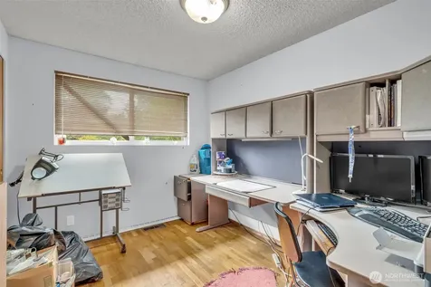 302 N 188th Street Shoreline WA 98133