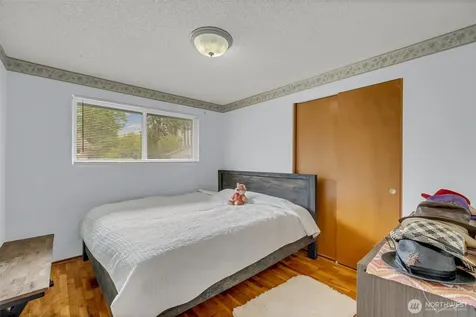 302 N 188th Street Shoreline WA 98133