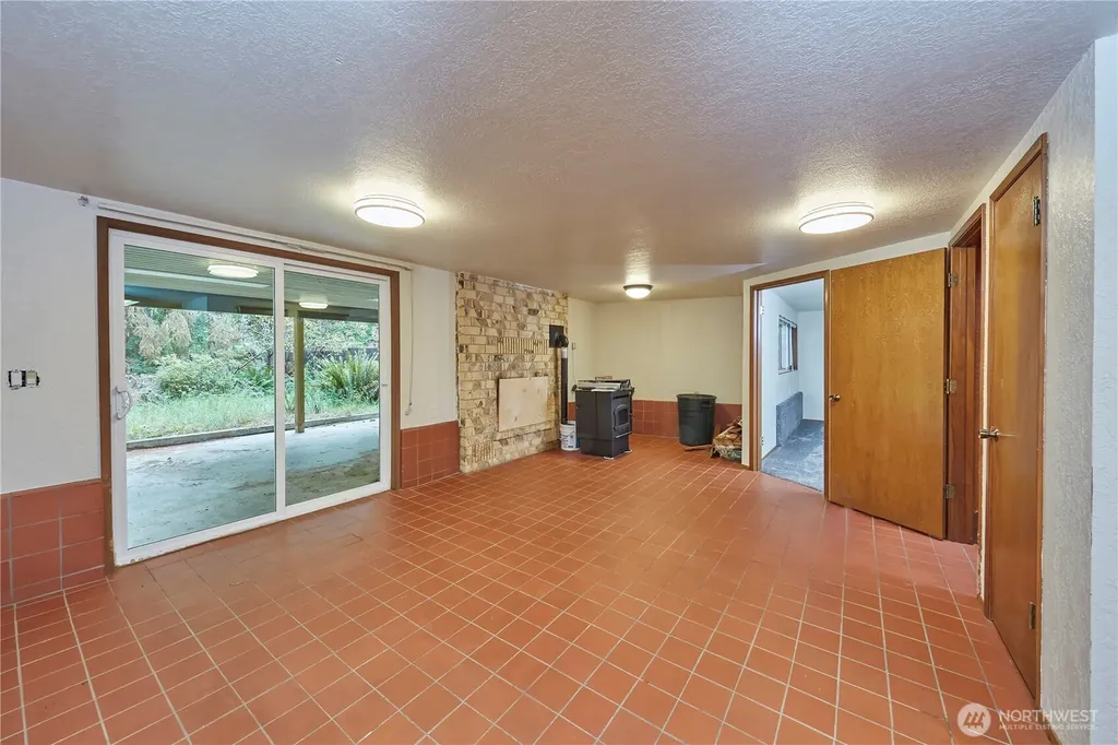 690 Peter Hagen Road W Seabeck WA 98380