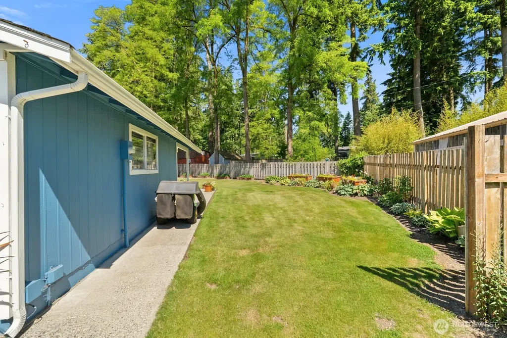 4927 236th Place SE Woodinville WA 98072