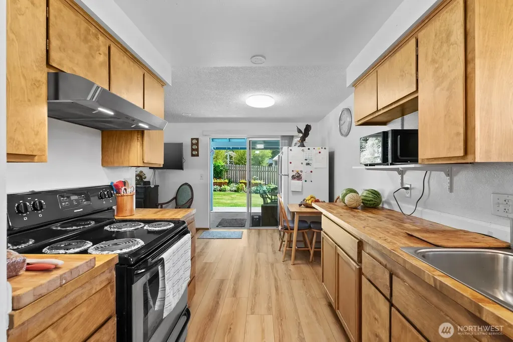 4927 236th Place SE Woodinville WA 98072