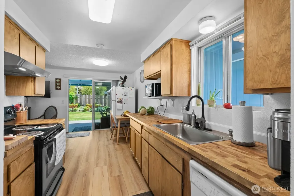 4927 236th Place SE Woodinville WA 98072