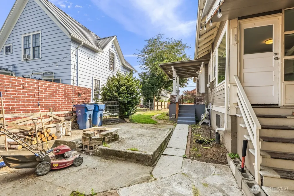 216 S Blakely Street Monroe WA 98272