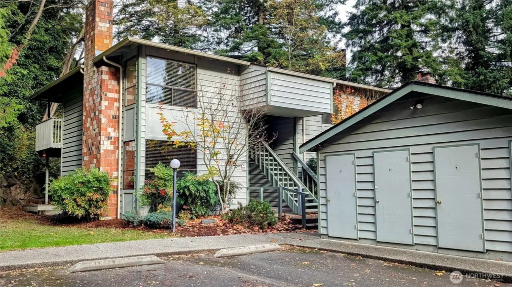 1627 NE 199th Place Shoreline WA 98155