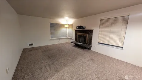 1627 NE 199th Place Shoreline WA 98155