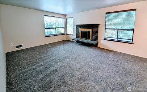 1627 NE 199th Place Shoreline WA 98155