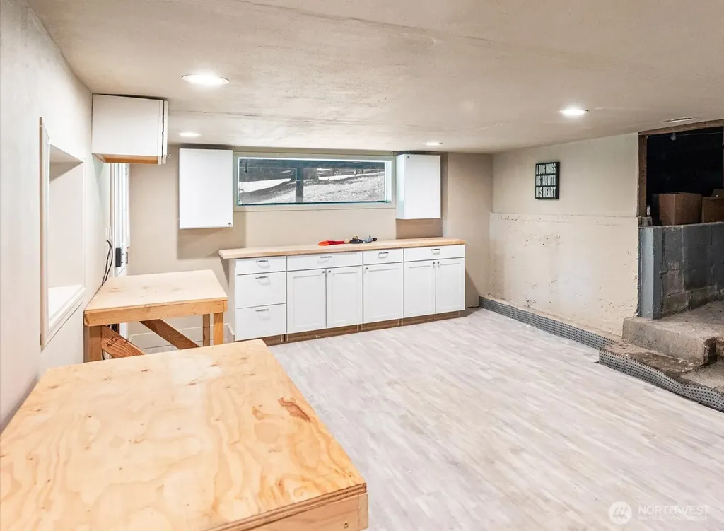 8233 NE 169th Street Kenmore WA 98028