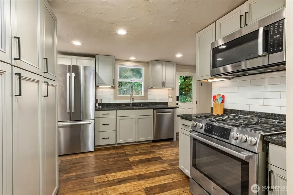 8233 NE 169th Street Kenmore WA 98028
