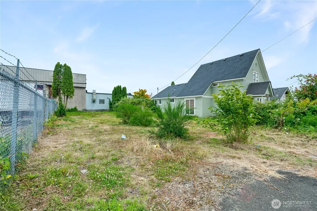 205 5th Street Hoquiam WA 98550