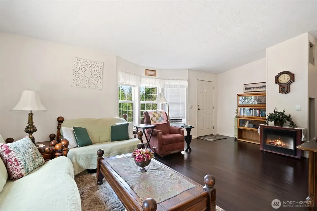 60 E Crimson Peak Road Belfair WA 98528