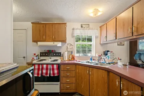 60 E Crimson Peak Road Belfair WA 98528
