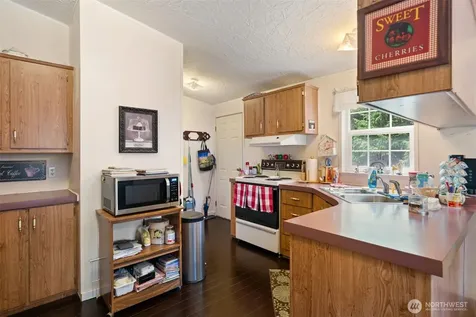 60 E Crimson Peak Road Belfair WA 98528