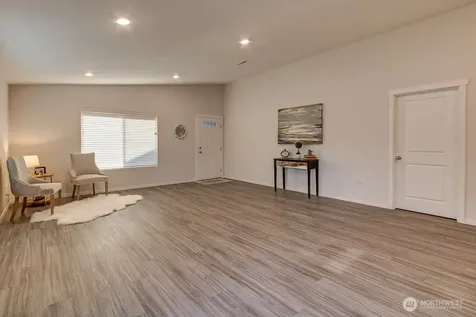 27 Jonagold Lane Manson WA 98831
