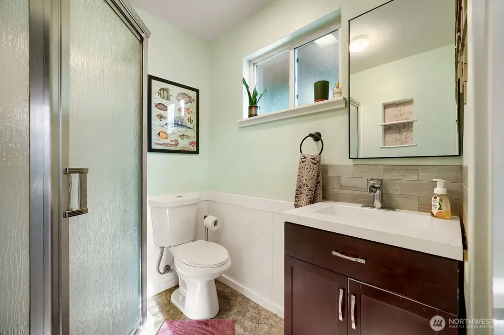 1025 S Donovan Street Seattle WA 98108