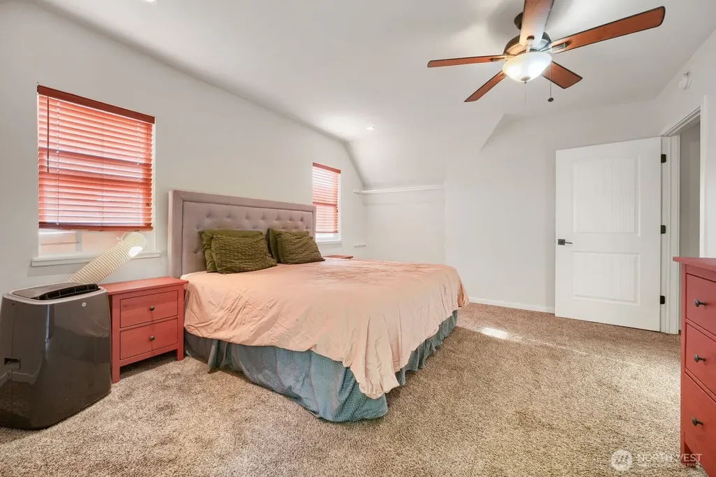 1025 S Donovan Street Seattle WA 98108