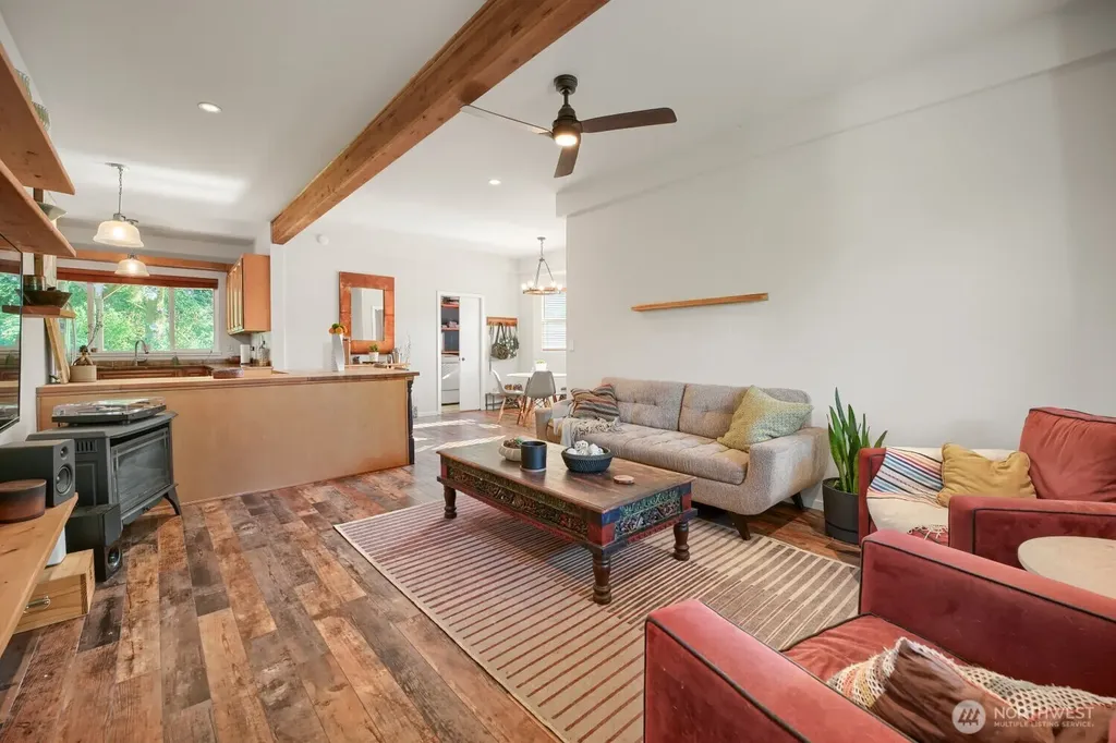 1025 S Donovan Street Seattle WA 98108