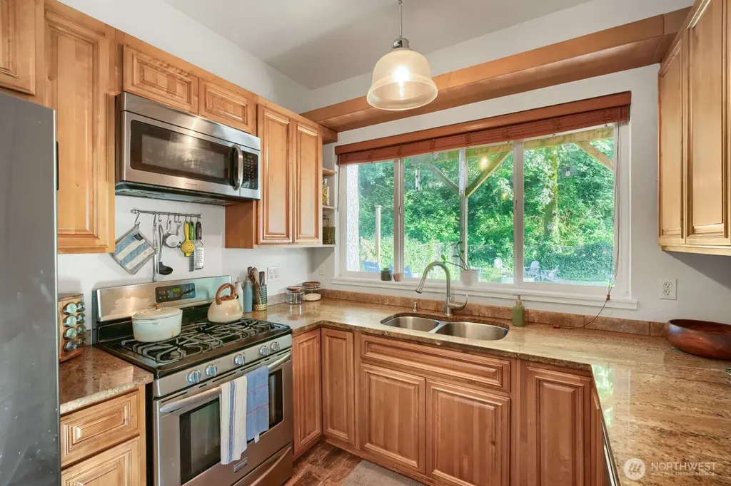 1025 S Donovan Street Seattle WA 98108