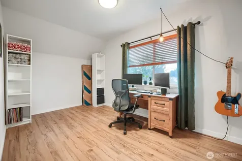 1025 S Donovan Street Seattle WA 98108